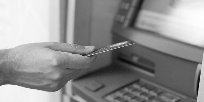 Operaciones seguras en sucursales bancarias y cajeros automáticos